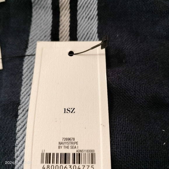 Crown & Ivy Navy Striped by the Sea Multifunctional Scarf Shawl Rectangle Tassel - Picture 9 of 11